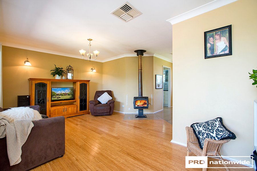 72 Panorama Road TAMWORTH 4