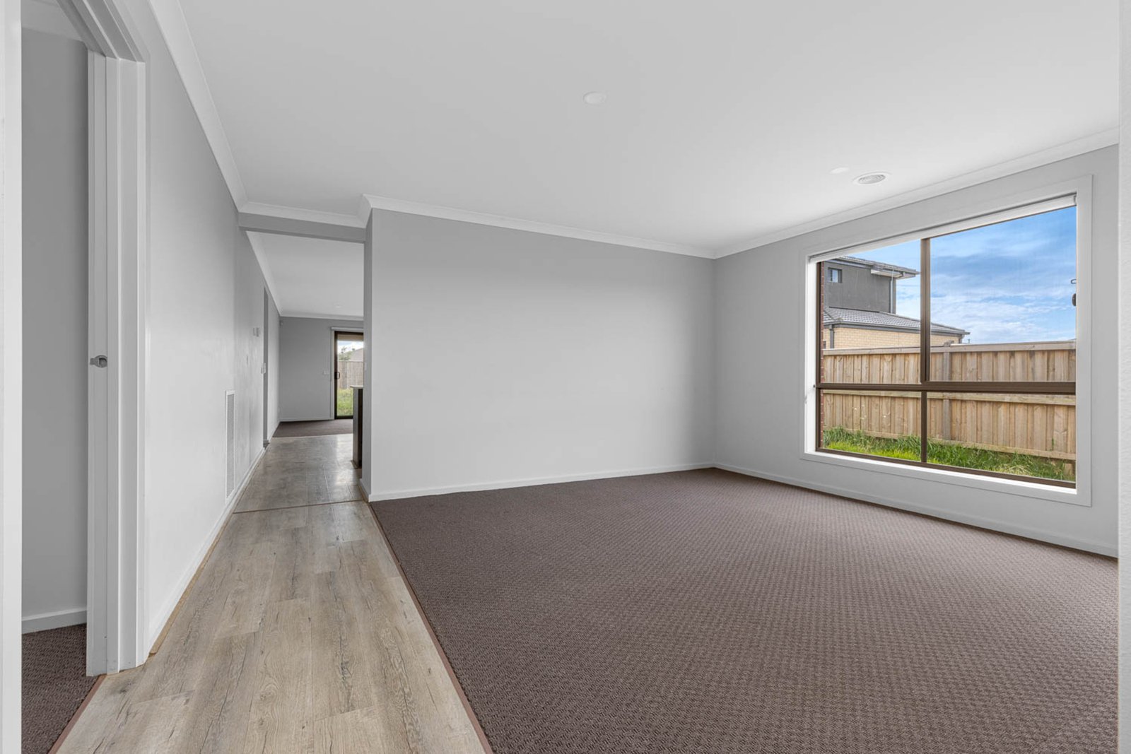 Gallery: 72 Presentation Boulevard
