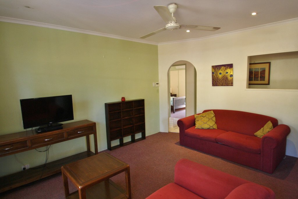 7/2 Robert Street BROOME 2