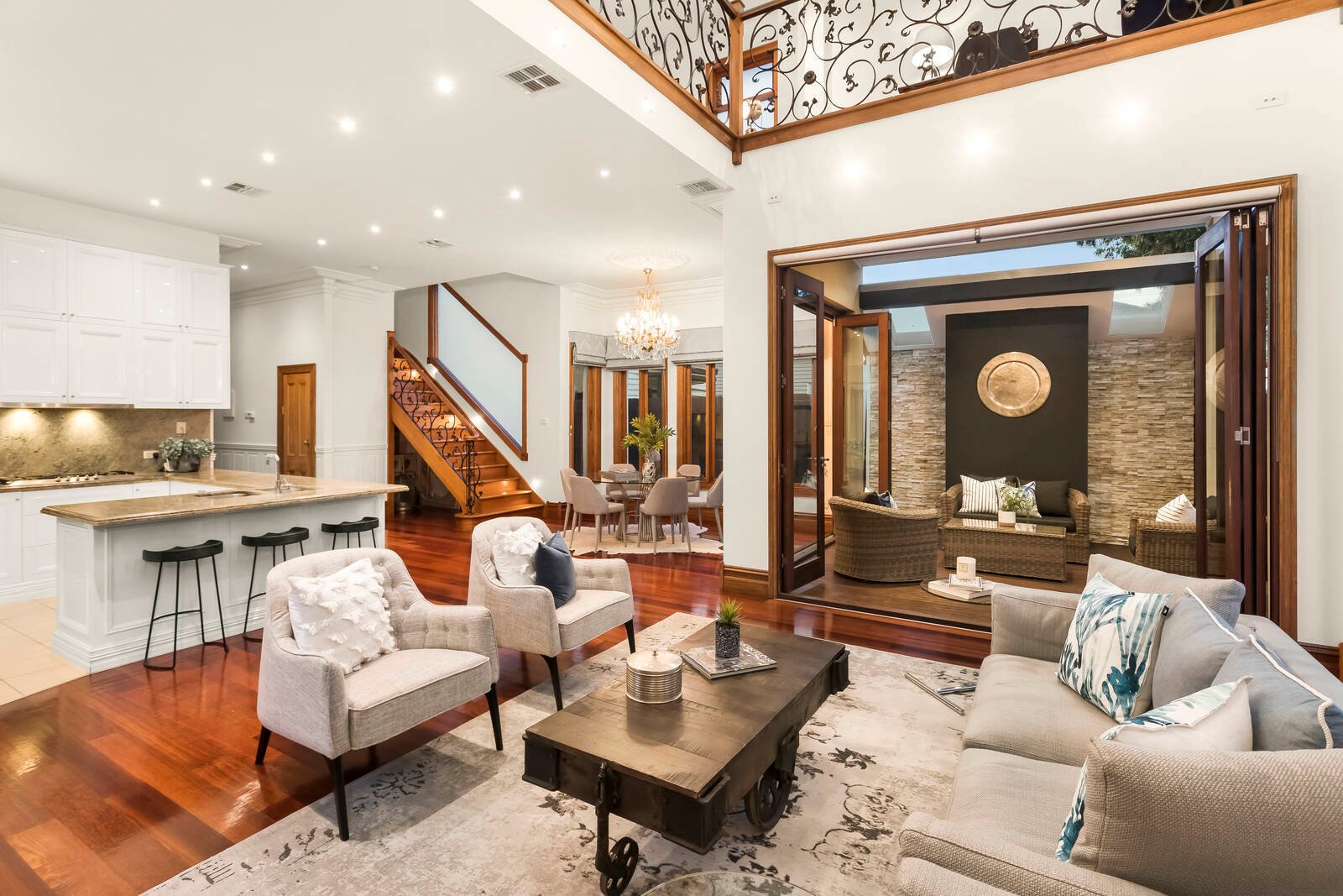 Real Estate and Property in 72 Rossmoyne Street, Thornbury, VIC