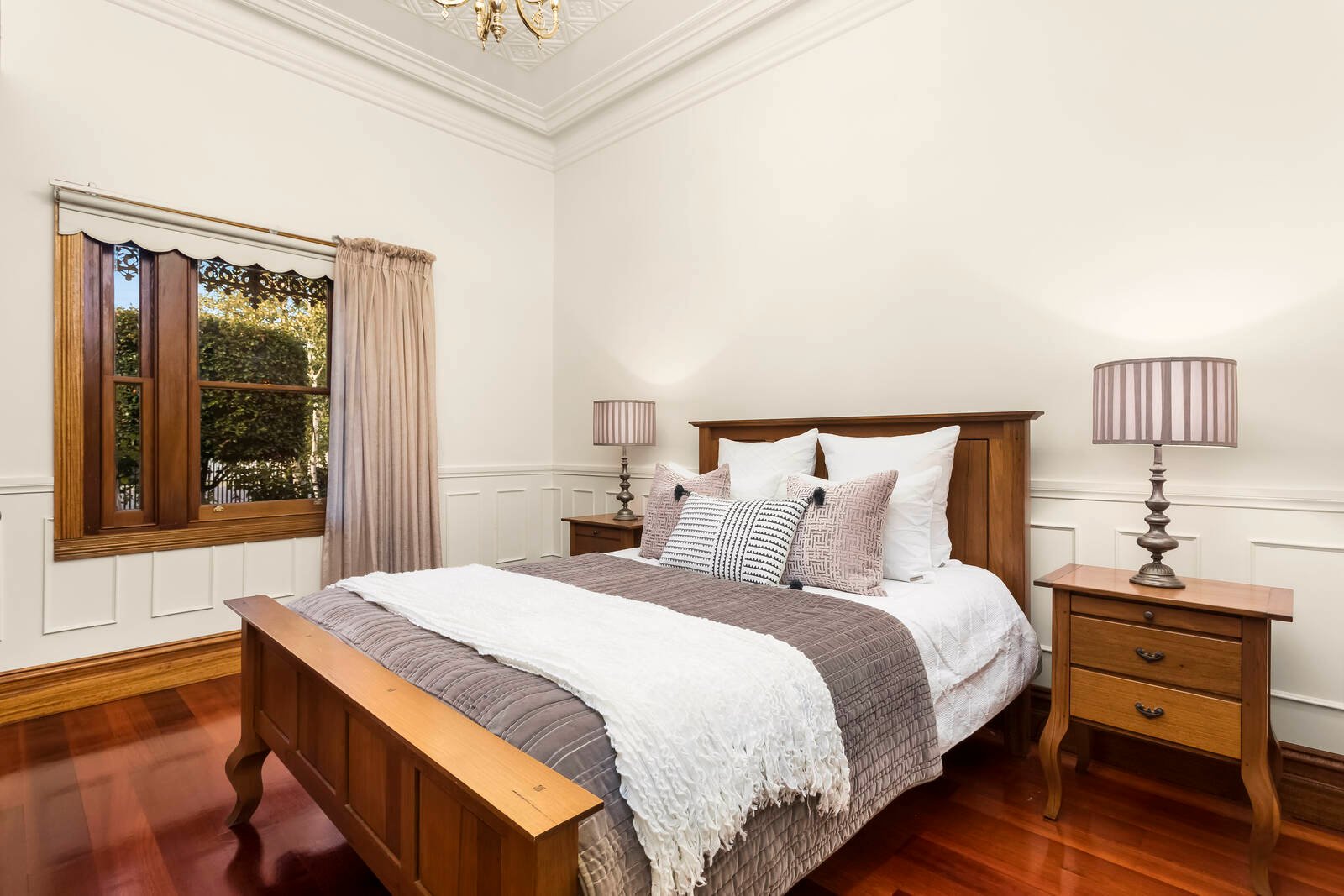 Real Estate and Property in 72 Rossmoyne Street, Thornbury, VIC