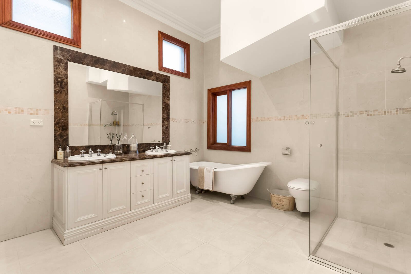 Real Estate and Property in 72 Rossmoyne Street, Thornbury, VIC