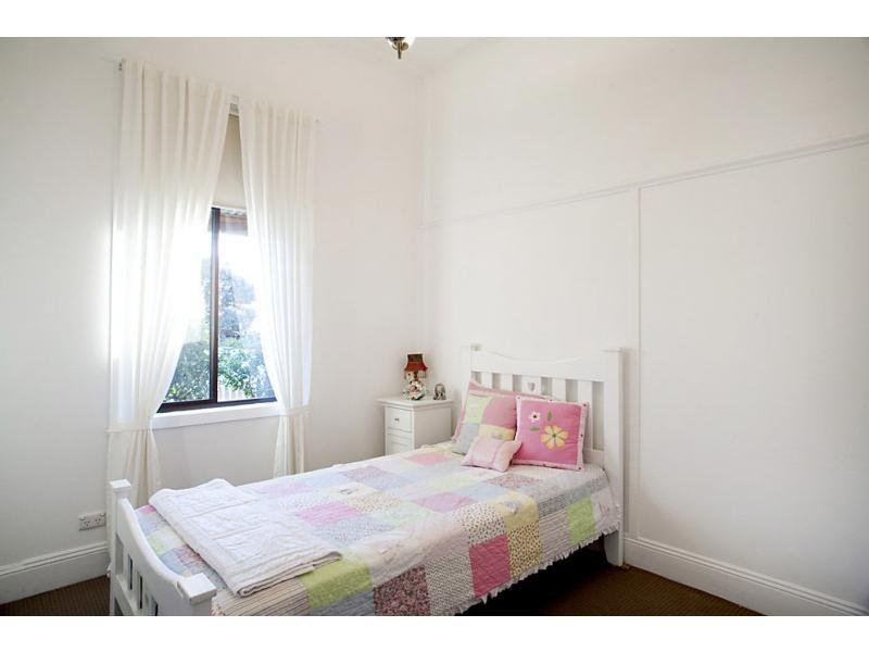 Gallery: 72 Simpson Street