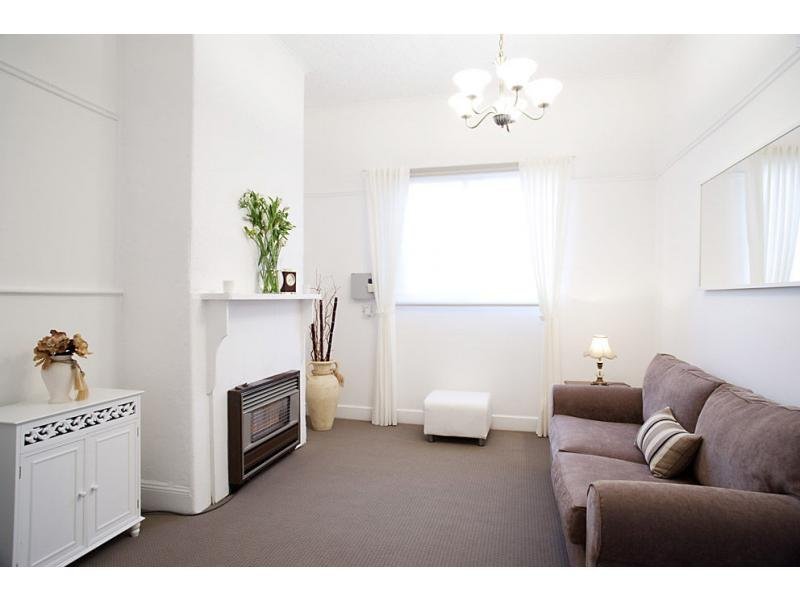 Gallery: 72 Simpson Street