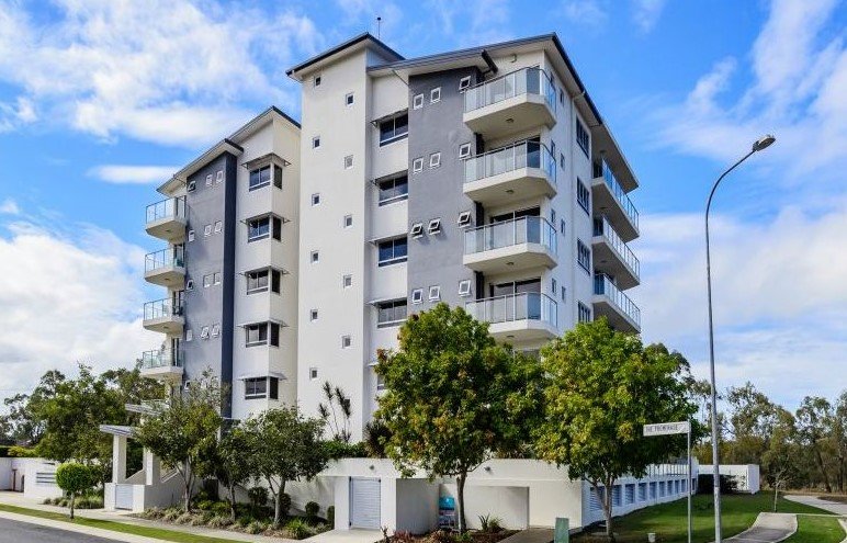 7/2 The Promenade BOYNE ISLAND 1