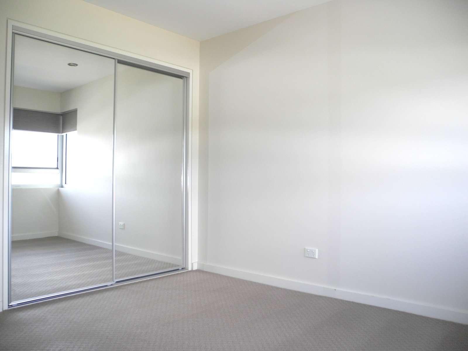 7/2 The Promenade BOYNE ISLAND 12
