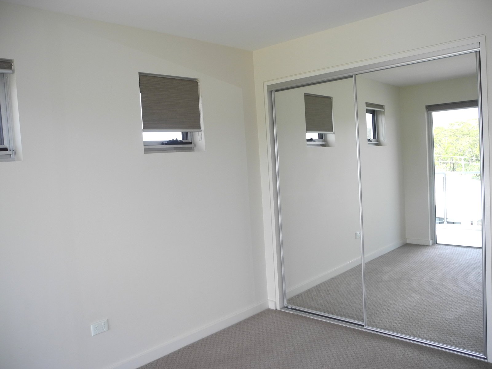 7/2 The Promenade BOYNE ISLAND 13