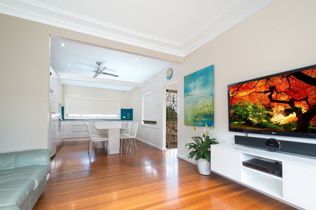 72 Weringa Avenue LAKE HEIGHTS 3