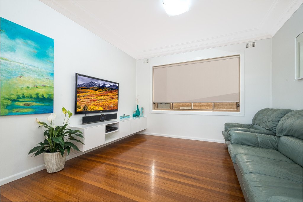 72 Weringa Avenue LAKE HEIGHTS 4