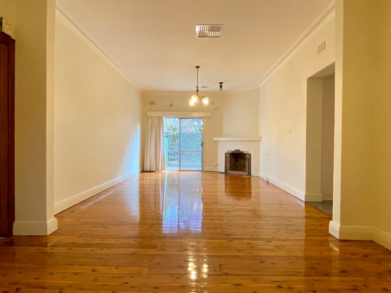 720 Pemberton Street ALBURY 4