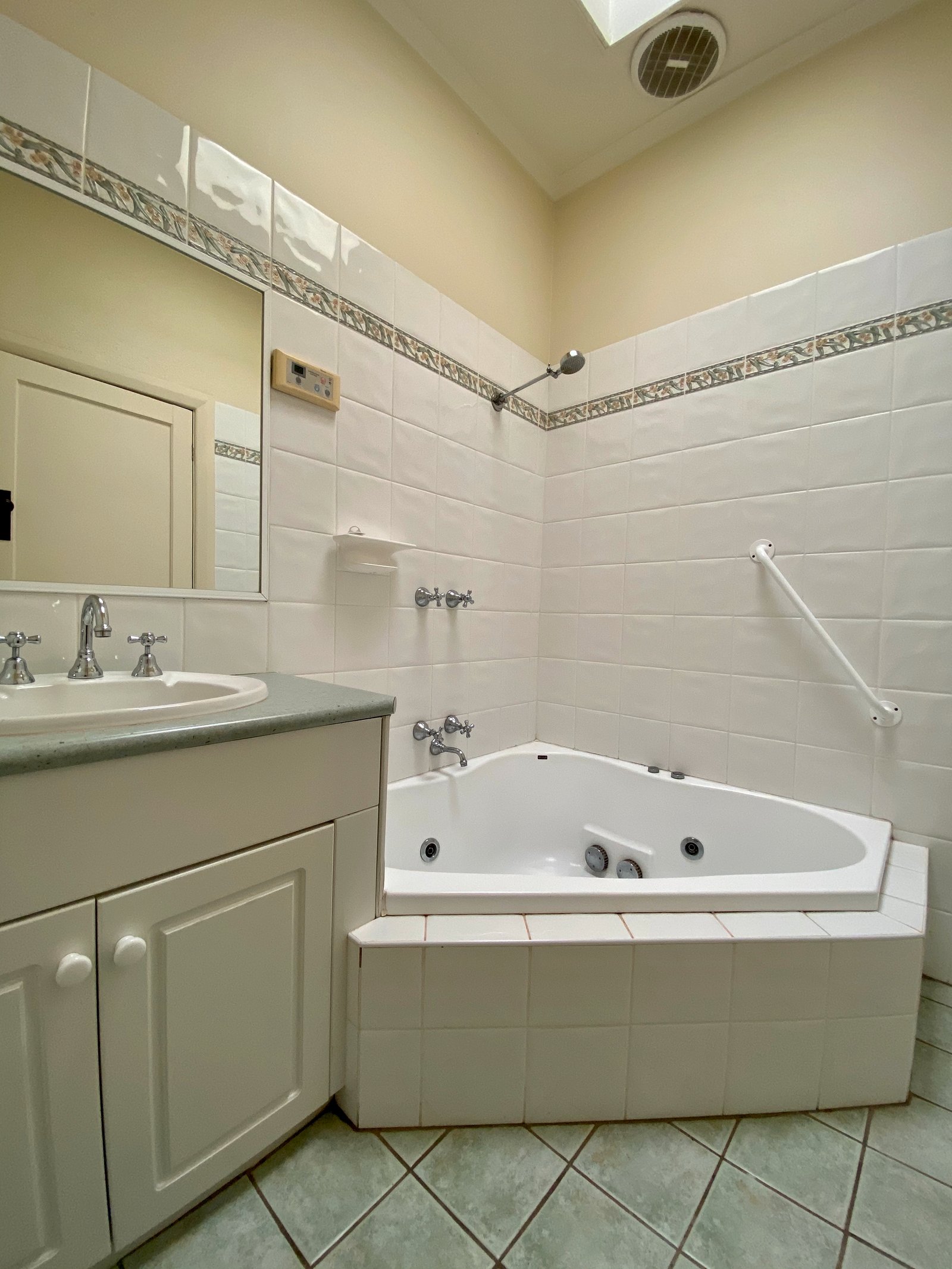 720 Pemberton Street ALBURY 7