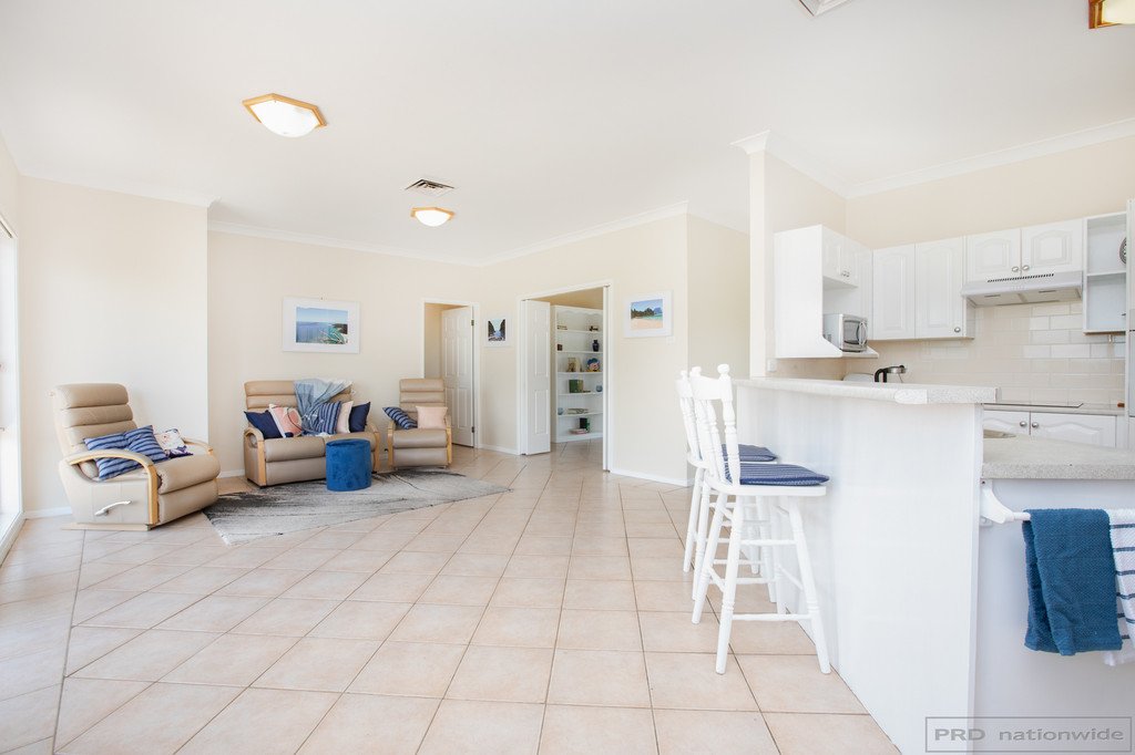720 Standen Drive LOWER BELFORD 12