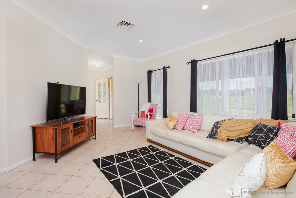 720 Standen Drive LOWER BELFORD 13