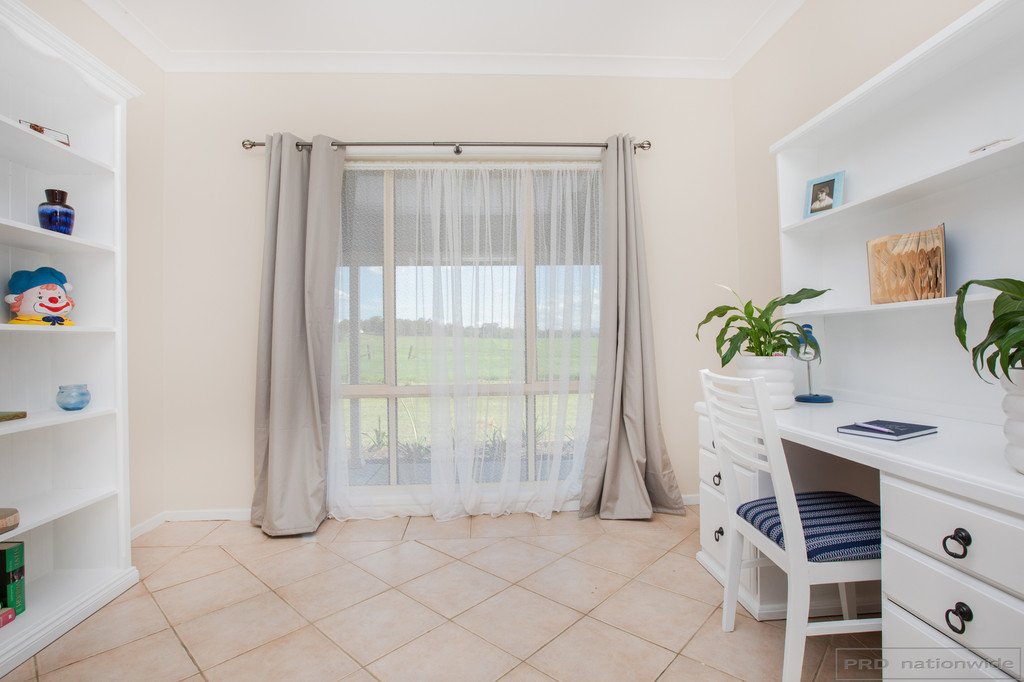 720 Standen Drive LOWER BELFORD 18