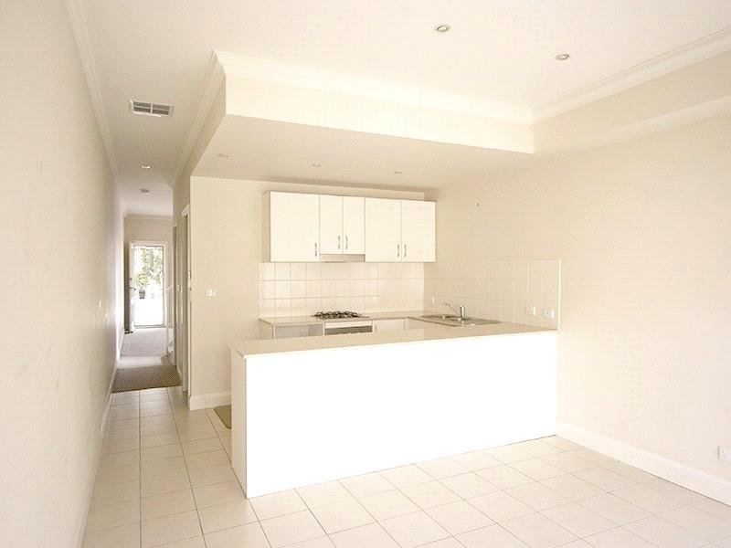 7/20 Travers Street WAGGA WAGGA 4