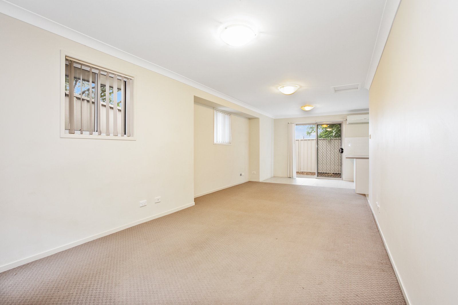 7/21-23 Harvey Road RUTHERFORD 2