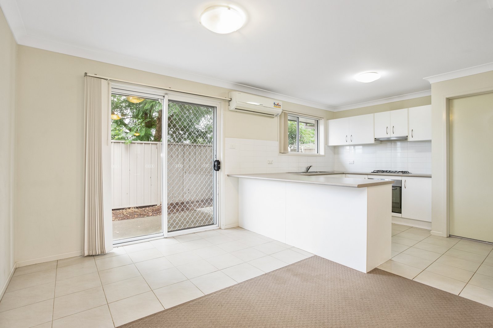 7/21-23 Harvey Road RUTHERFORD 4