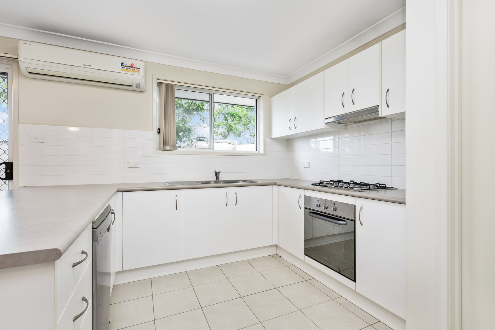 7/21-23 Harvey Road RUTHERFORD 5