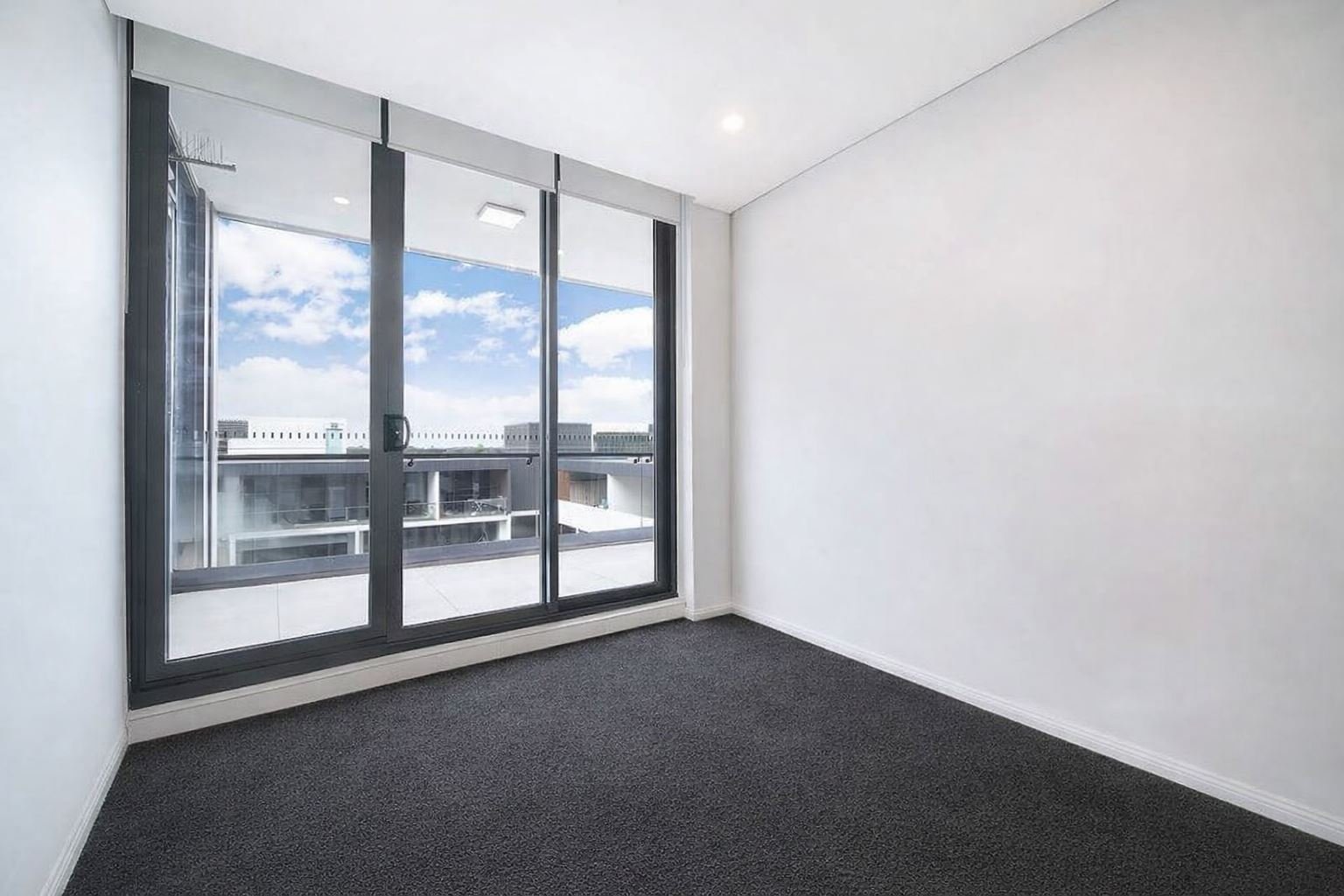721/8 Studio Drive EASTGARDENS 9