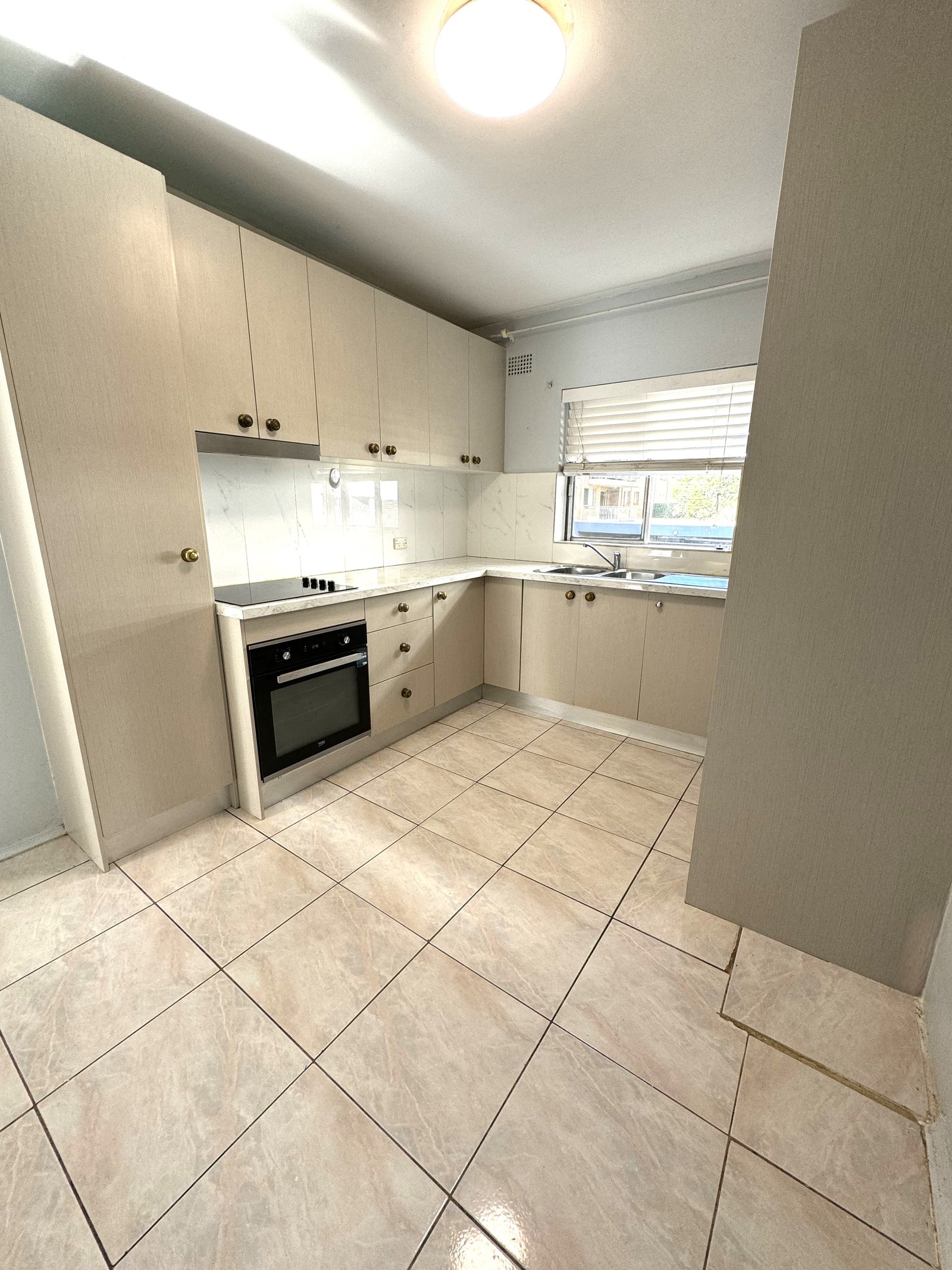 7/21A Bathurst Street LIVERPOOL 3