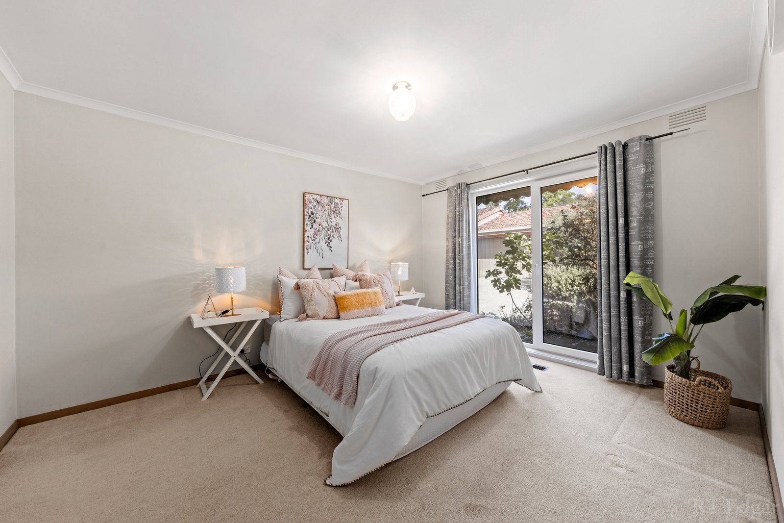 Real Estate and Property in 7/22 Middleborough Road, Burwood East, VIC