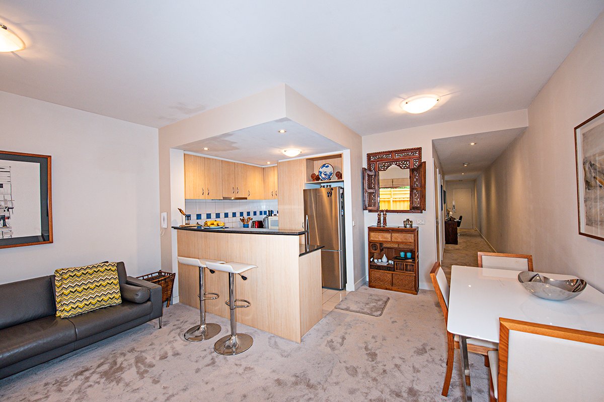 Gallery: 7/221 Dandenong Road