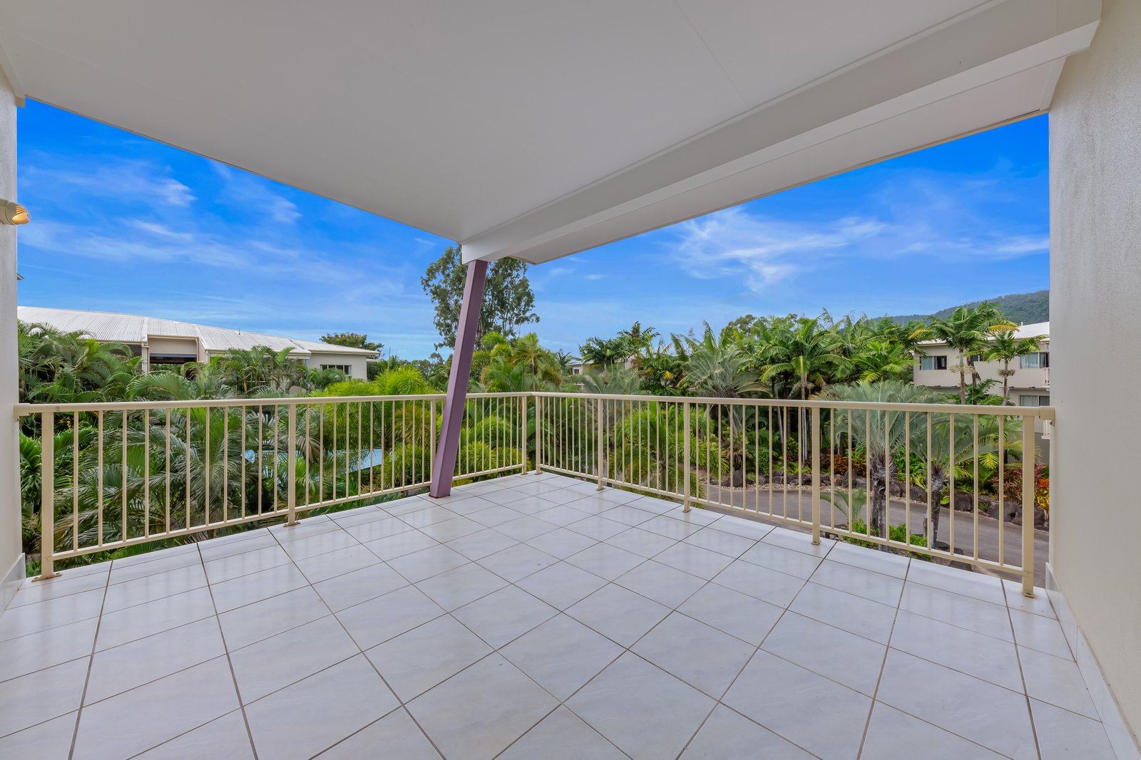72/21 Shute Harbour Road CANNONVALE 4