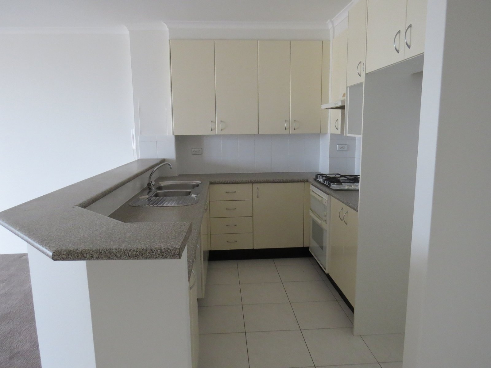 72/255-271 Anzac Parade KINGSFORD 3