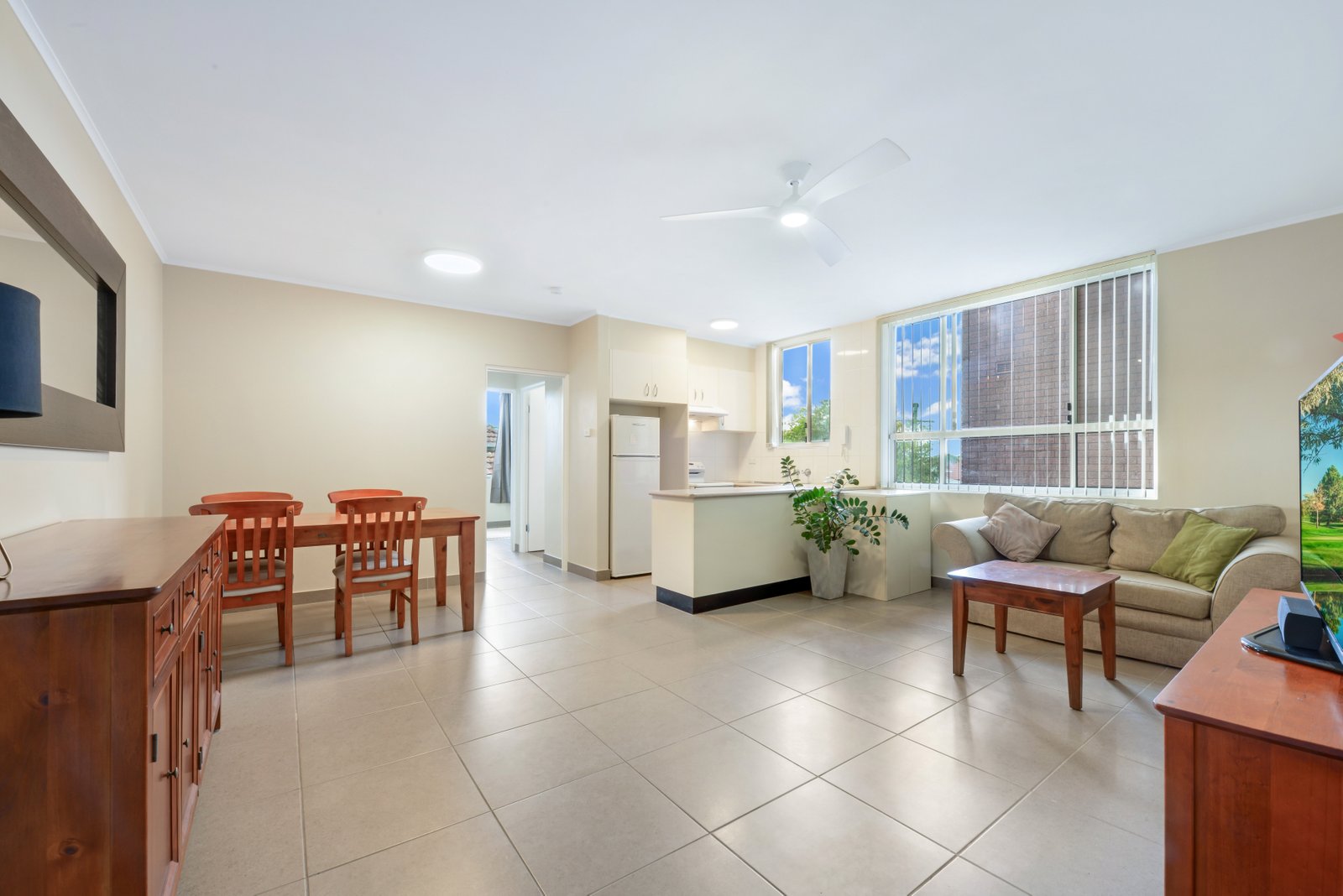 7/229 King Georges Road ROSELANDS 1