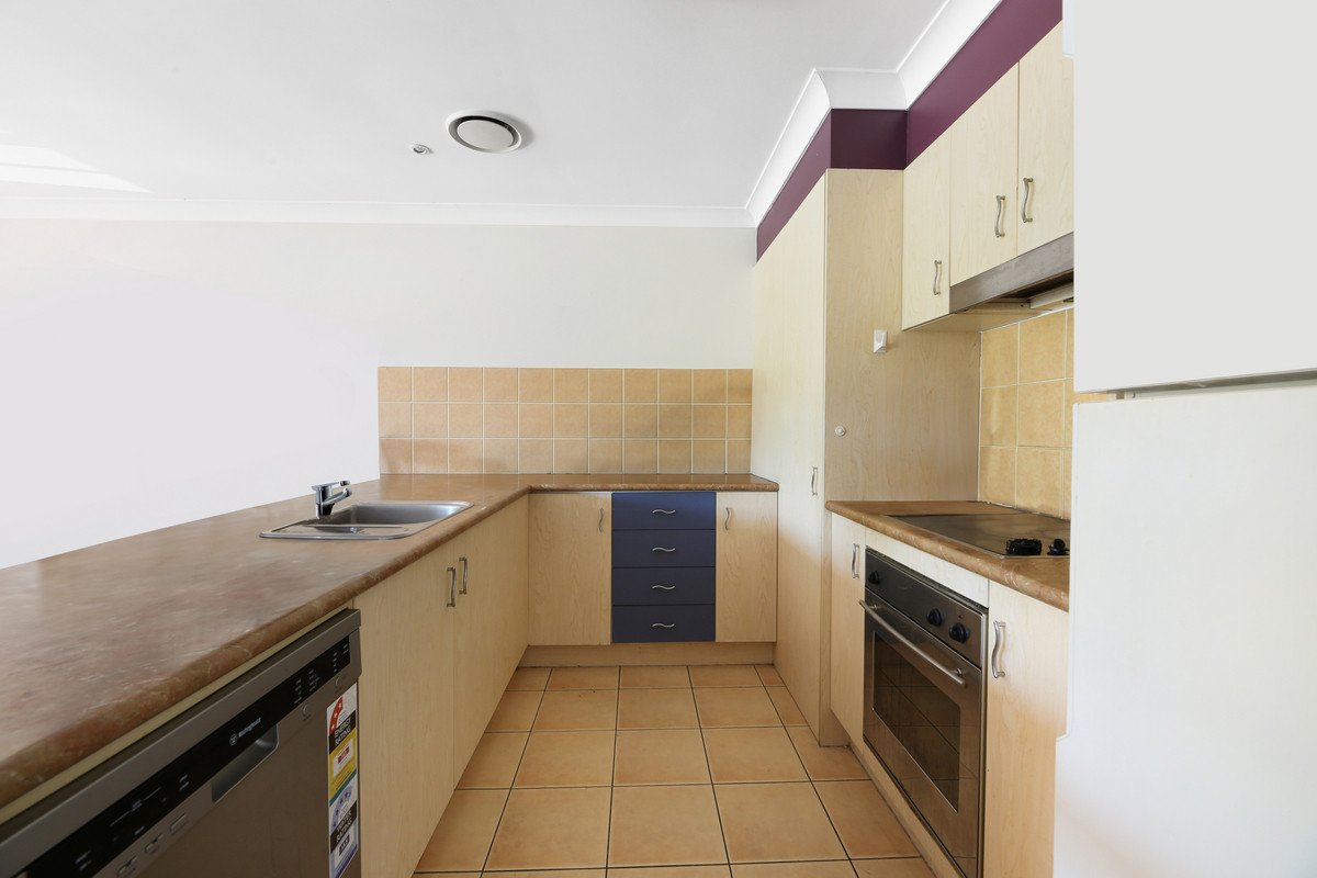 7/23 Peppertree Circuit Robina 7