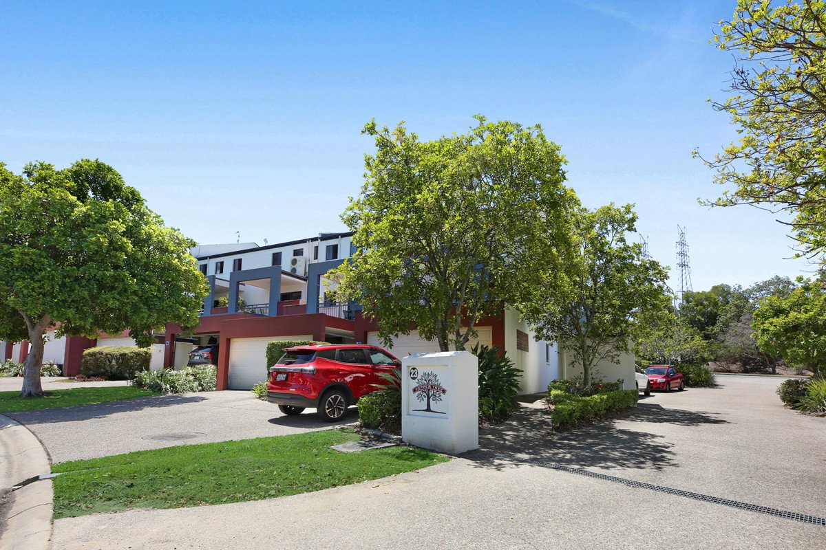 7/23 Peppertree Circuit Robina 11