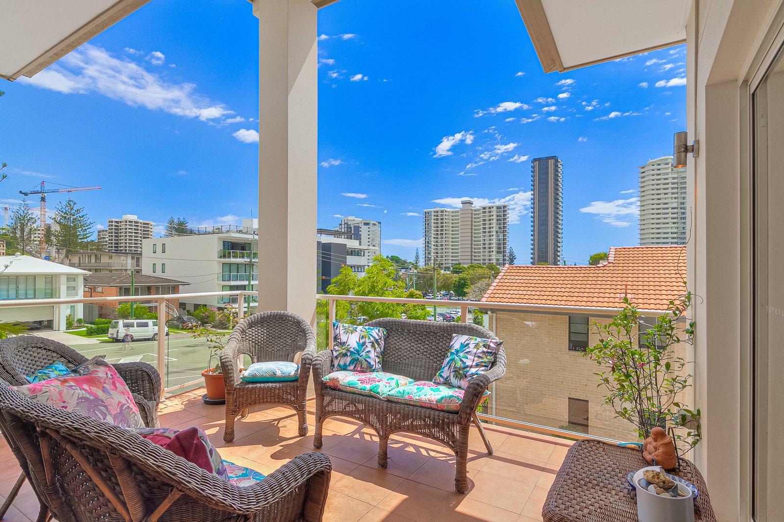 7/24-26 Dutton Street COOLANGATTA 2