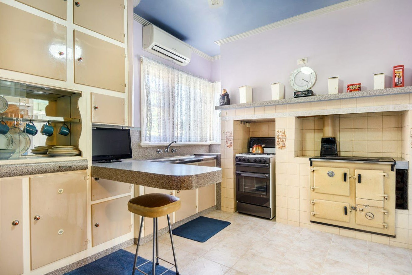 Gallery: 724 Humffray Street South