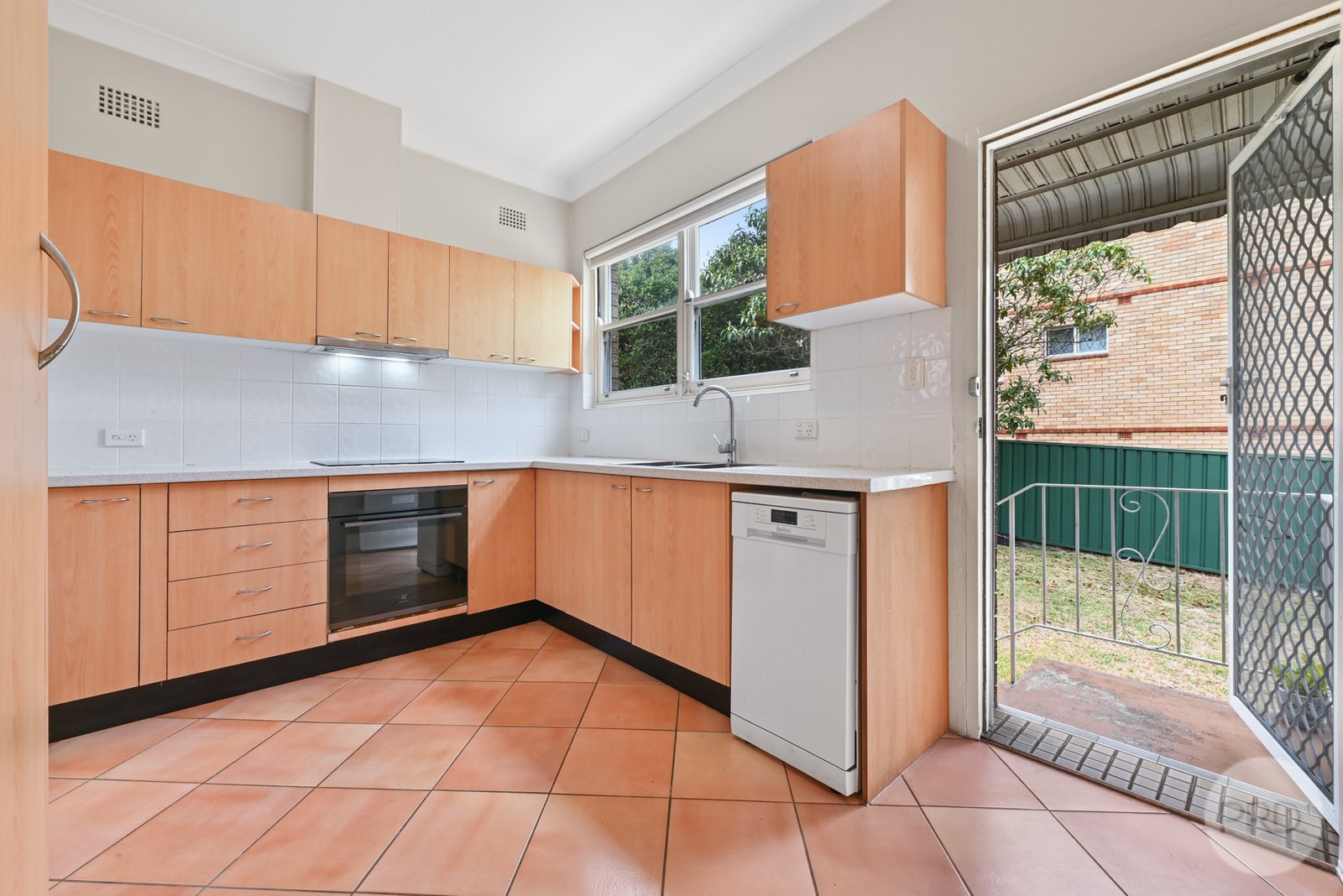 7/24 Wonoona Parade East  OATLEY 8