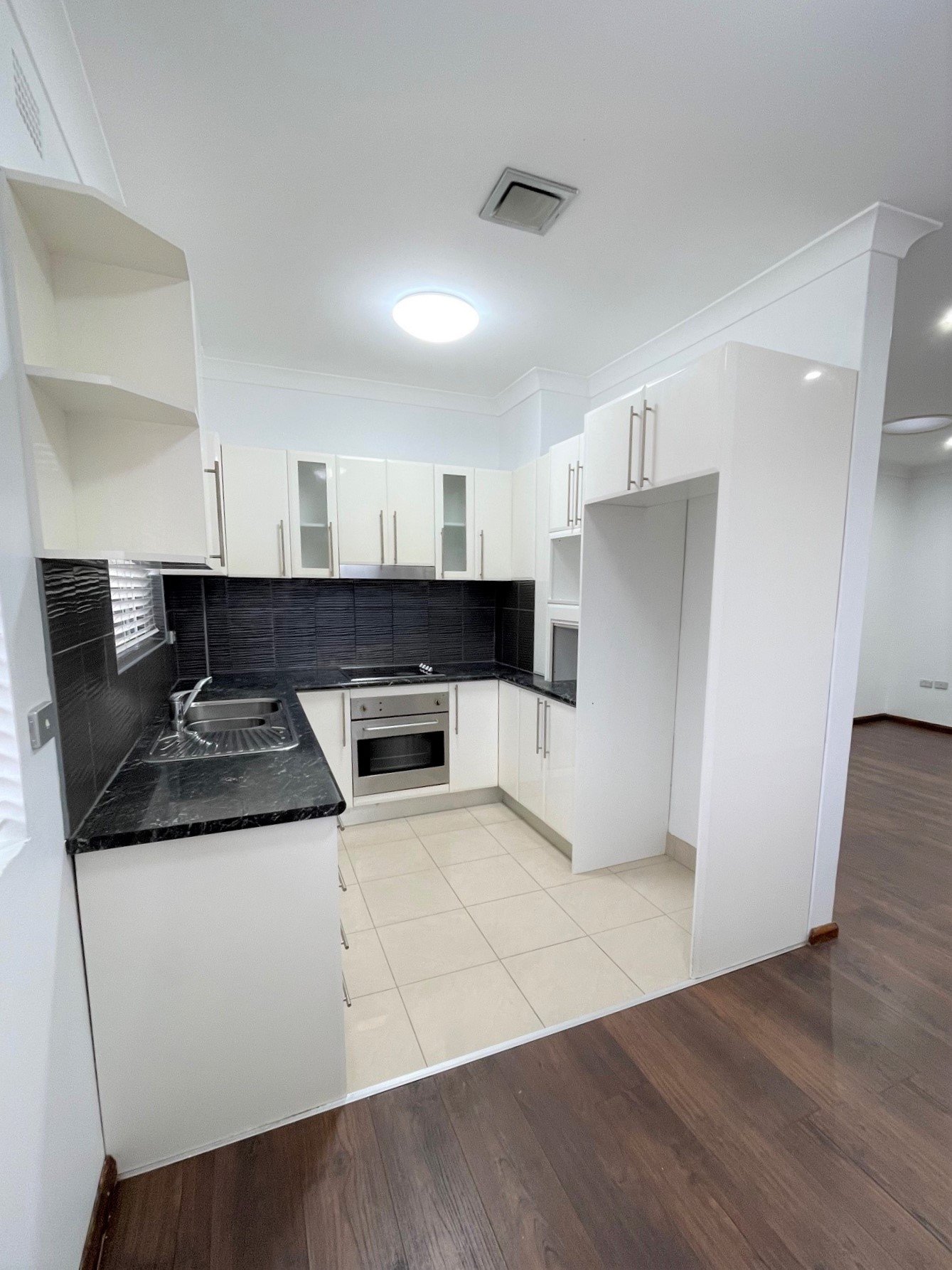 7/25 Baxter Avenue KOGARAH 3