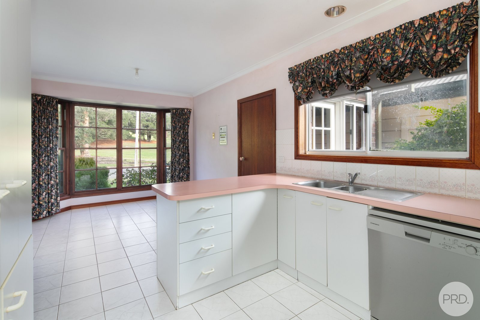 725 Chisholm Street BLACK HILL 3