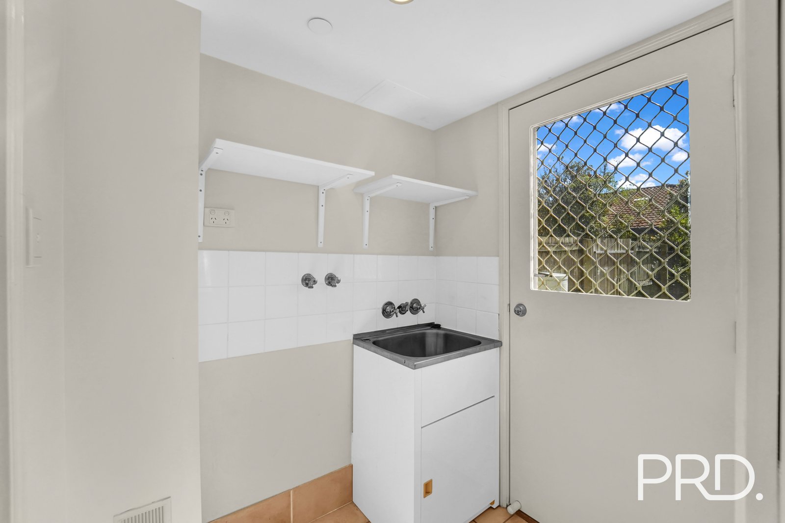 725/2 NICOL Way BRENDALE 11