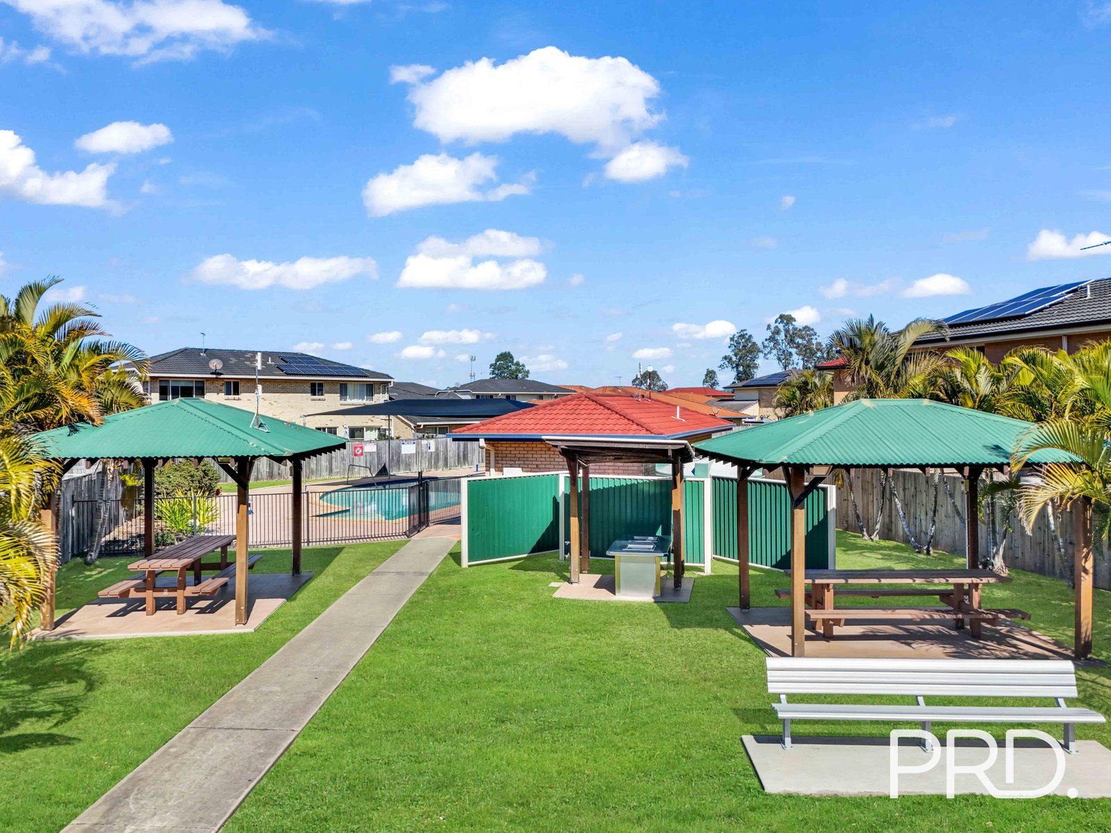 725/2 NICOL Way BRENDALE 18