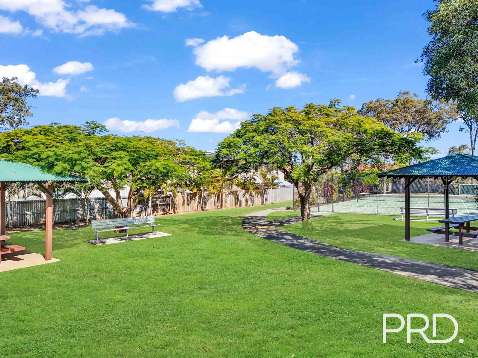 725/2 NICOL Way BRENDALE 21