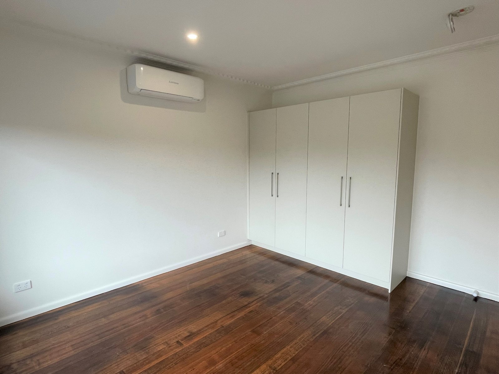 Gallery: 726 Warrigal Road