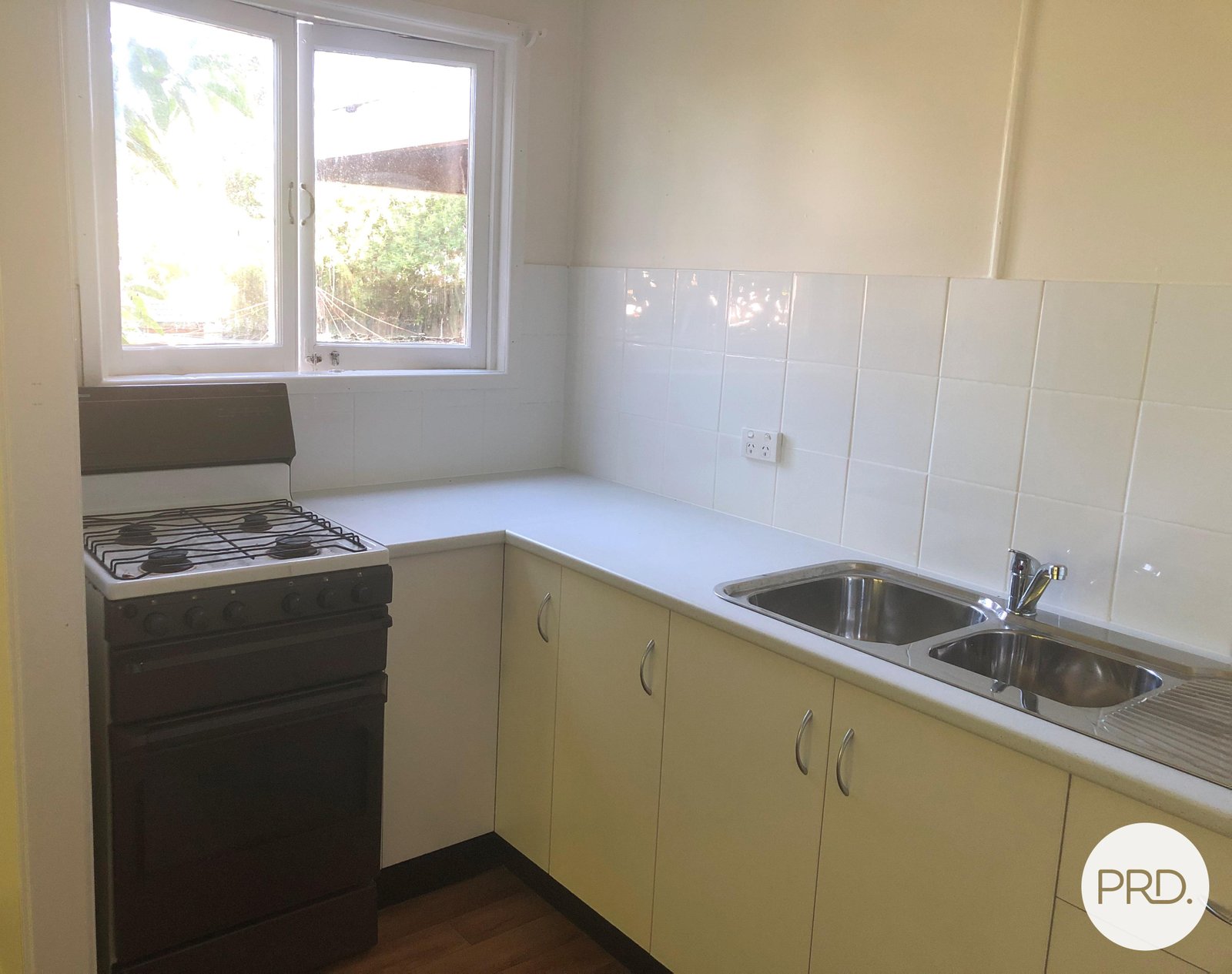 7/27 Cook Street NORTHGATE 4