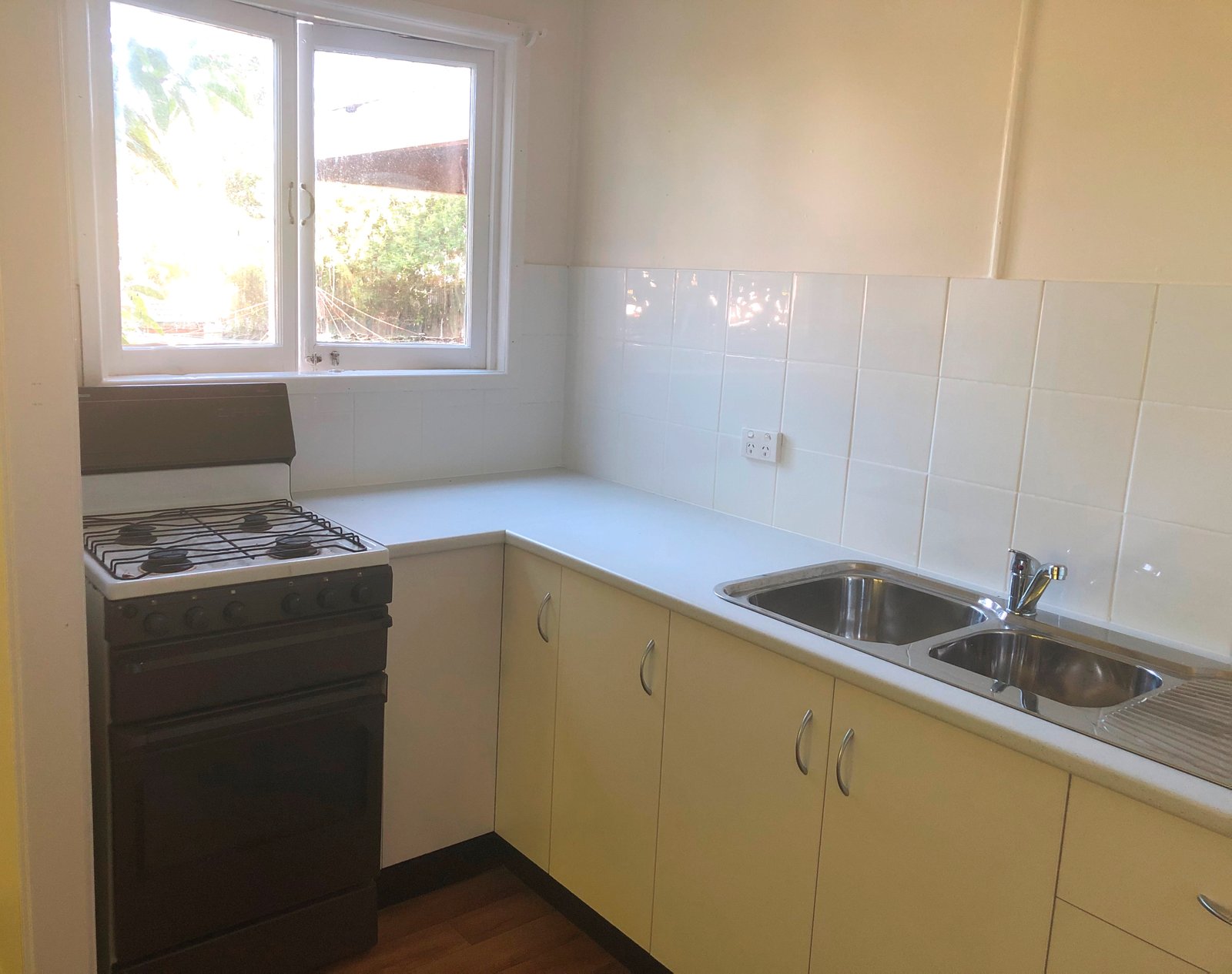 7/27 Cook Street NORTHGATE 3