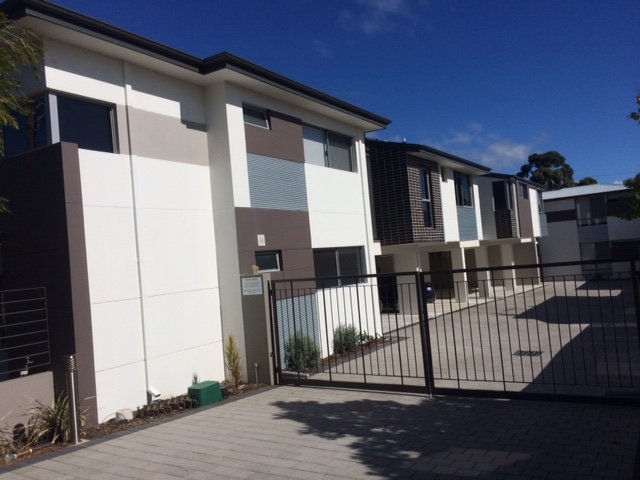 7/27 POLLARD Street GLENDALOUGH 1