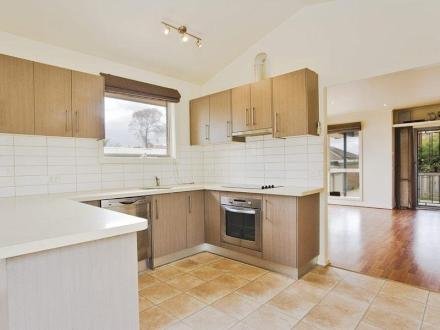Gallery: 72B Lower Dandenong Road