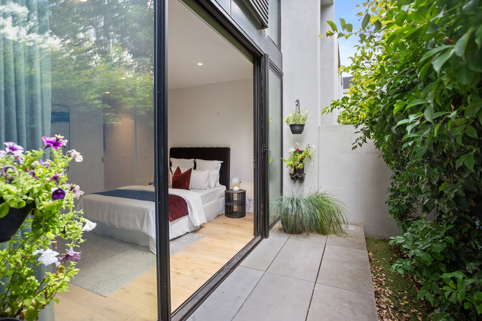 Gallery: 72E Serrell Street