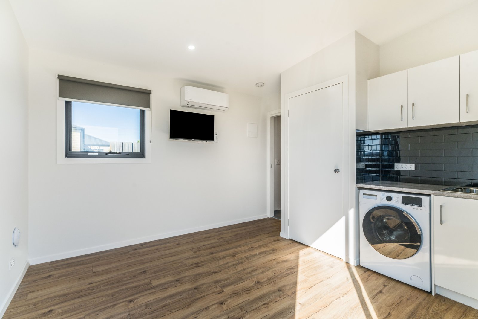 Gallery: 7/3 Basford Court