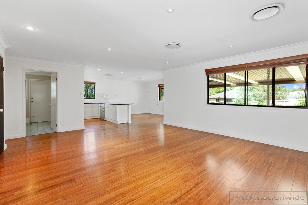73 Birch Grove ABERGLASSLYN 2