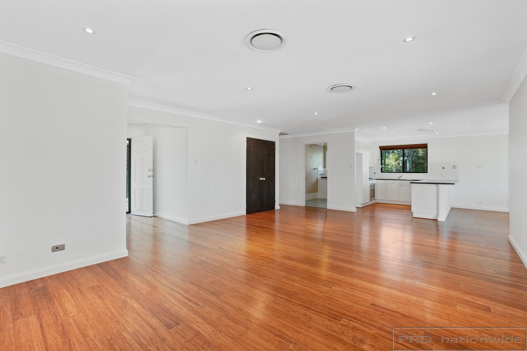 73 Birch Grove ABERGLASSLYN 3