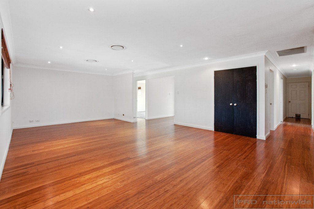 73 Birch Grove ABERGLASSLYN 4