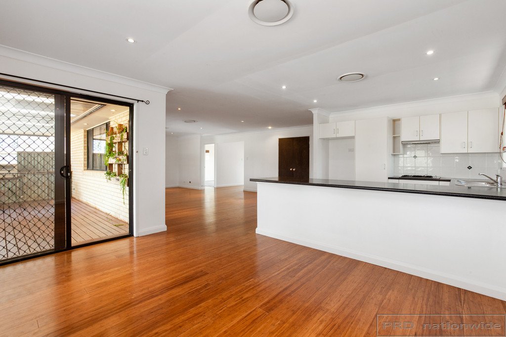 73 Birch Grove ABERGLASSLYN 5
